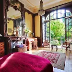 Appartement avec 2 chambre(s) de 95 m² et 2 salle(s) de bains privée(s) à 8e - Champs-Élysées